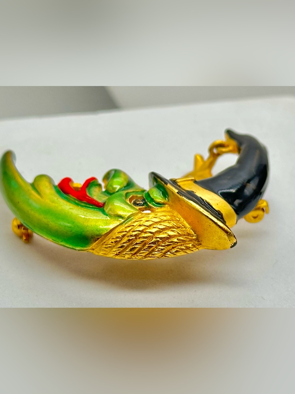 Vintage Vero Witch Face Gold Tone Enamel Moon Star Brooch Pin 80s - Picture 2 of 7